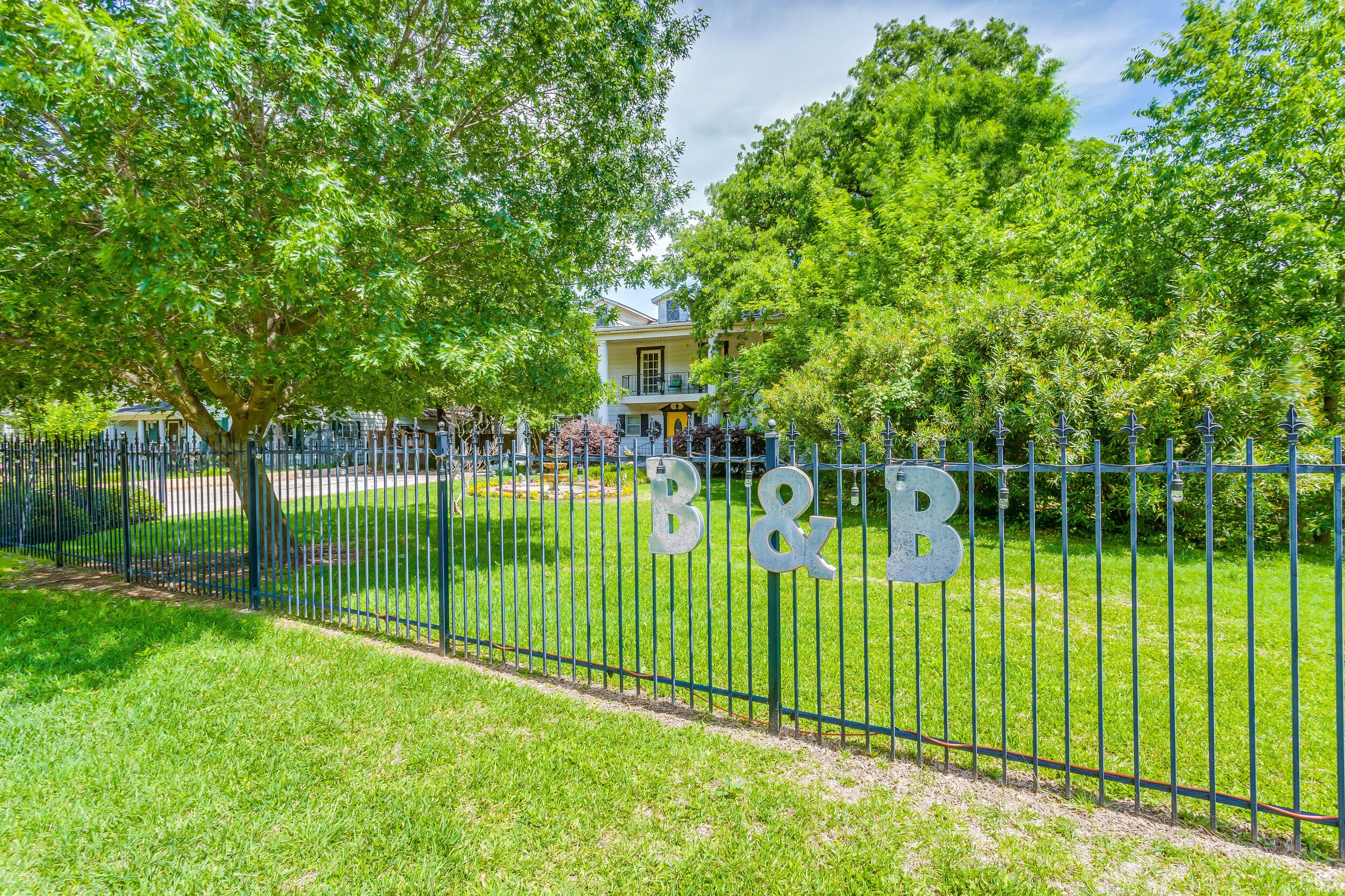 -B and B letters-front fence